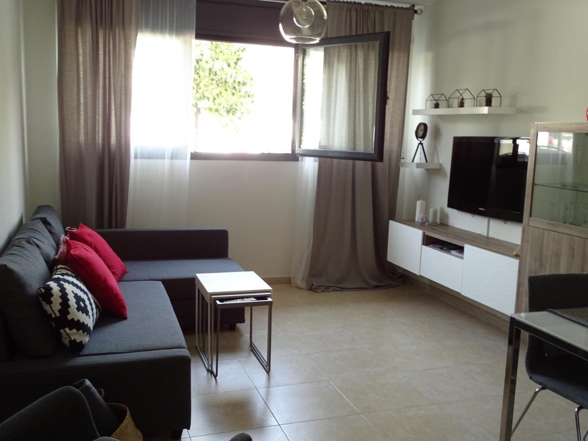 Apartamento Piscina Viena Roses Exterior photo